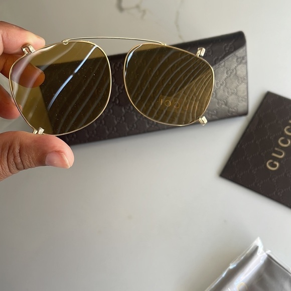 Gucci 53mm clip-on sunglasses - Picture 2 of 8